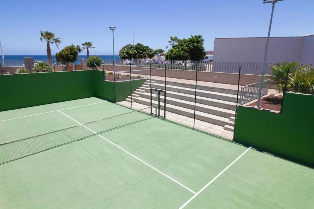 El Medano Beachfront Triplex Penthouse With Pool, Rooftop, Sea View Esterno foto