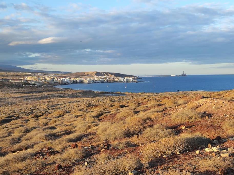 El Medano Beachfront Triplex Penthouse With Pool, Rooftop, Sea View Esterno foto