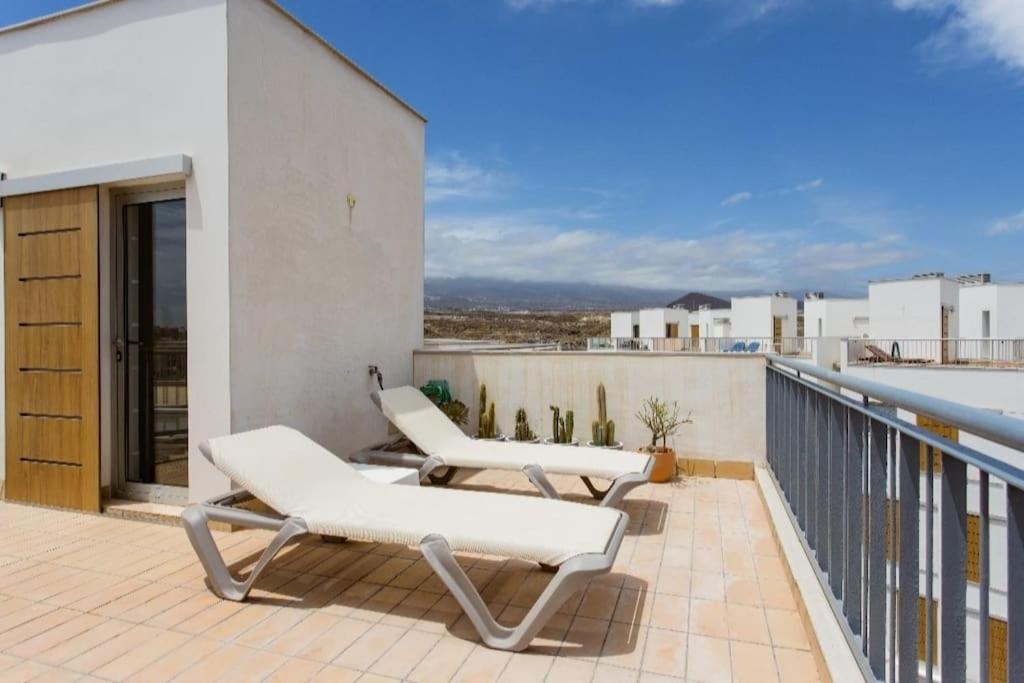 El Medano Beachfront Triplex Penthouse With Pool, Rooftop, Sea View Esterno foto